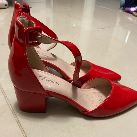 Heels - Picture 2 of 3